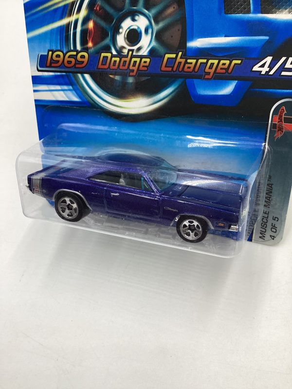 2005 Hot Wheels Muscle Mania #104 1969 Dodge Charger Blue 56E Cheap