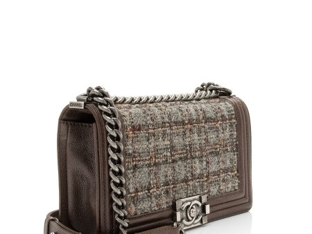 Chanel Tweed Paris-Edinburgh Old Medium Boy Bag (PnHCww) on Sale